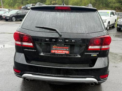 Pitch Black Clearcoat 2019 Dodge Journey Crossroad