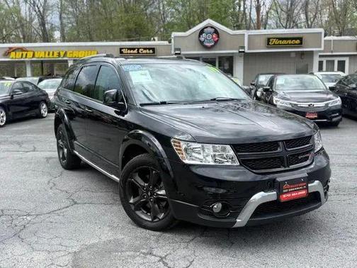 Pitch Black Clearcoat 2019 Dodge Journey Crossroad