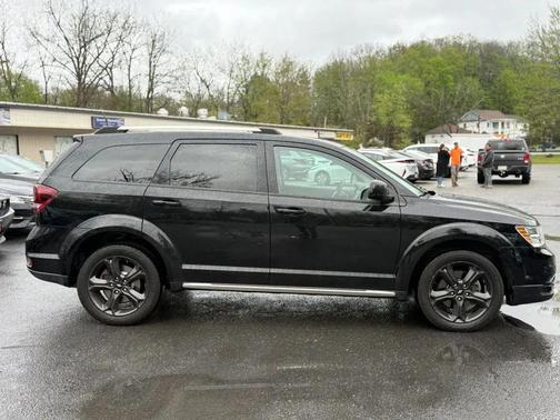 Pitch Black Clearcoat 2019 Dodge Journey Crossroad