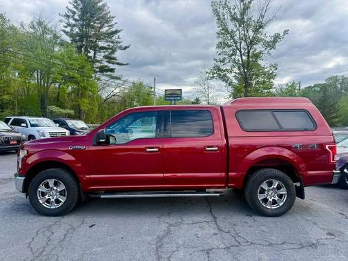 Red 2015 Ford F-150 XLT