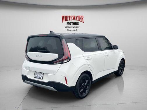 Clear White w/Black Roof 2023 Kia Soul S