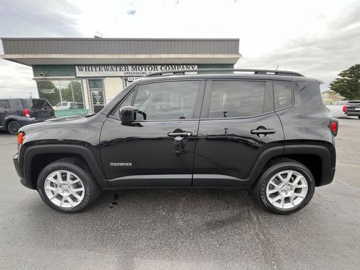 Black Clearcoat 2021 Jeep Renegade Latitude