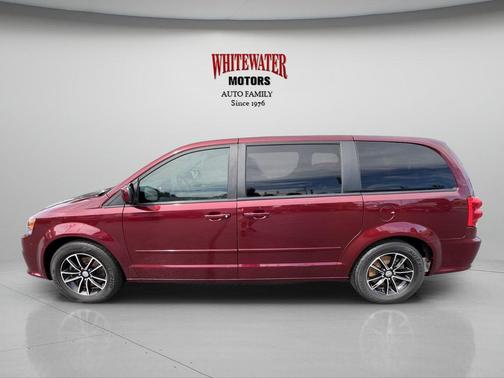 Octane Red Pearlcoat 2017 Dodge Grand Caravan SE