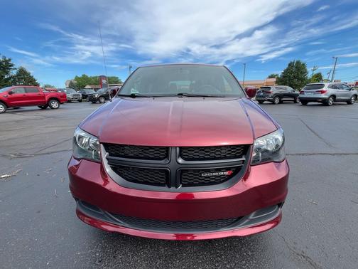 Octane Red Pearlcoat 2017 Dodge Grand Caravan SE