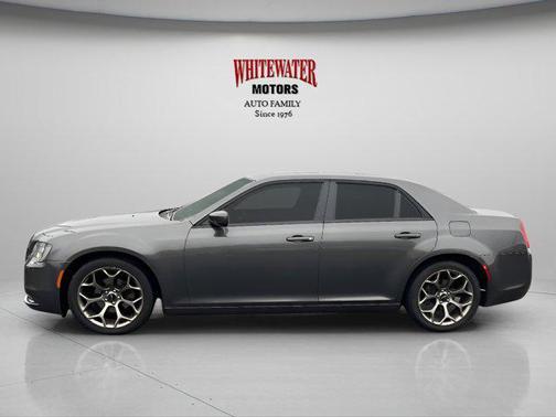 2016 Chrysler 300 S