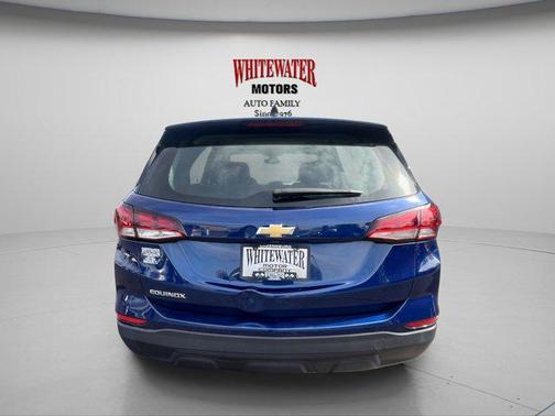 Blue Glow Metallic 2022 Chevrolet Equinox LS