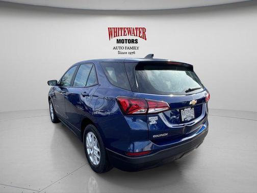 Blue Glow Metallic 2022 Chevrolet Equinox LS