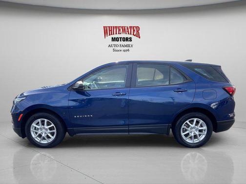 Blue Glow Metallic 2022 Chevrolet Equinox LS
