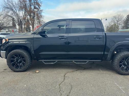 2017 Toyota Tundra SR5