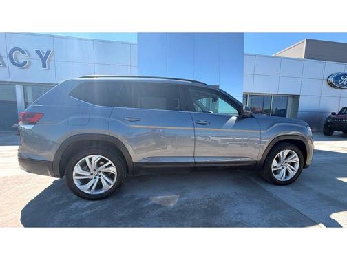 Platinum Gray Metallic 2021 Volkswagen Atlas 3.6L SE w/Technology