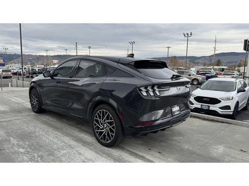 2022 Ford Mustang Mach-E GT