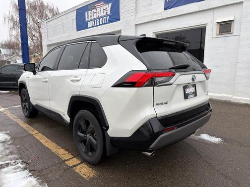 2021 Toyota RAV4 Hybrid SE