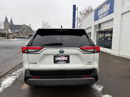 2021 Toyota RAV4 Hybrid SE