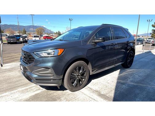 2022 Ford Edge SE
