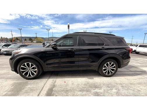 Agate Black Metallic 2025 Ford Explorer ST-Line