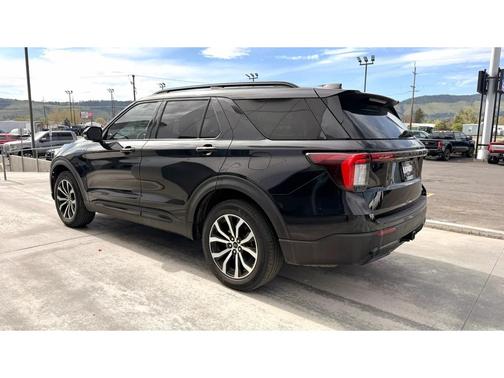 Agate Black Metallic 2025 Ford Explorer ST-Line