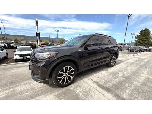 Agate Black Metallic 2025 Ford Explorer ST-Line