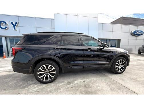 Agate Black Metallic 2025 Ford Explorer ST-Line