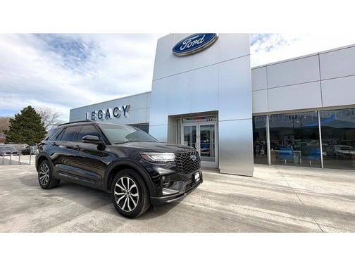 Agate Black Metallic 2025 Ford Explorer ST-Line
