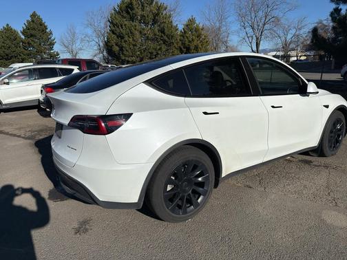 2023 Tesla Model Y Long Range Dual Motor All-Wheel Drive