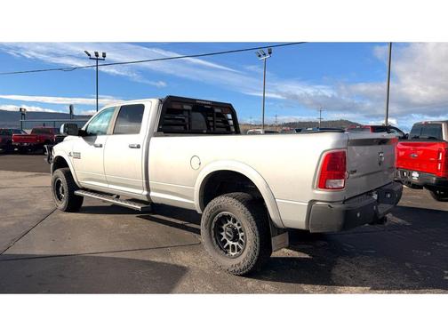 2017 RAM 3500 Laramie Crew Cab 4x4 8' Box