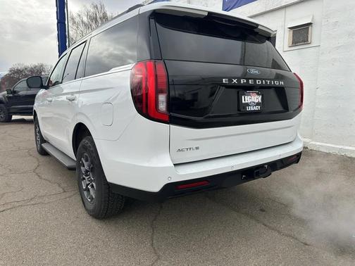 White 2025 Ford Expedition Active
