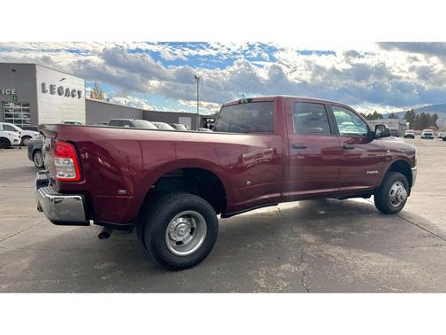 2022 RAM 3500 Big Horn Crew Cab 4x4 8' Box