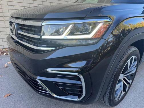 2022 Volkswagen Atlas Cross Sport 3.6L V6 SEL Premium R-Line