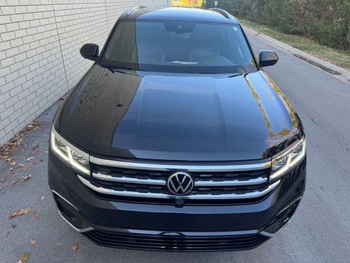 2022 Volkswagen Atlas Cross Sport 3.6L V6 SEL Premium R-Line