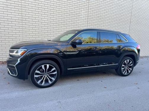 2022 Volkswagen Atlas Cross Sport 3.6L V6 SEL Premium R-Line
