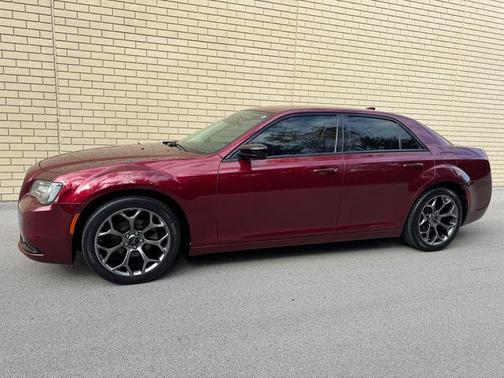 2018 Chrysler 300 Touring