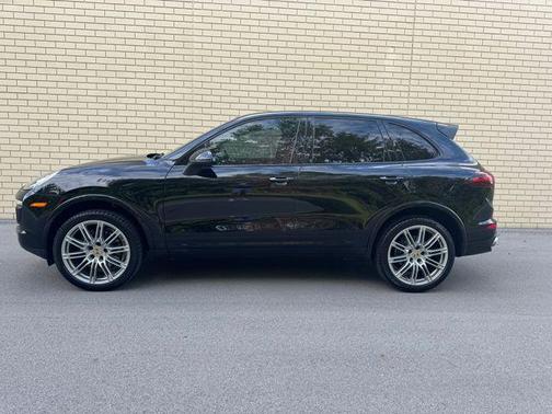 2017 Porsche Cayenne Platinum Edition