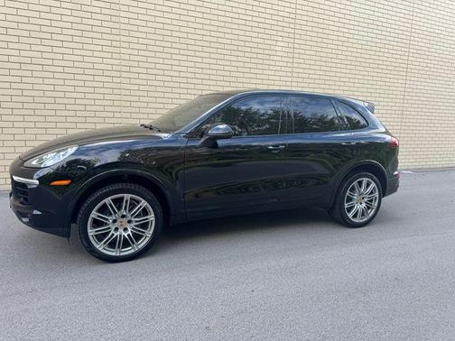2017 Porsche Cayenne Platinum Edition