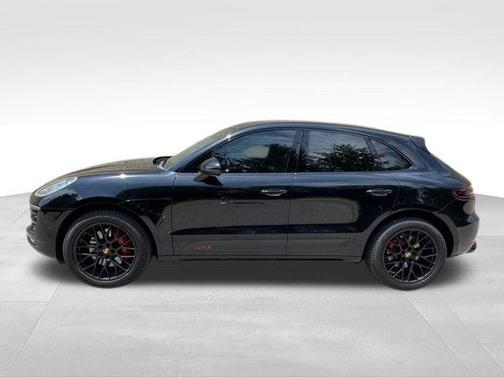 Jet Black Metallic 2017 Porsche Macan GTS