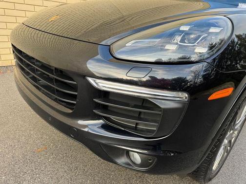 2017 Porsche Cayenne Platinum Edition
