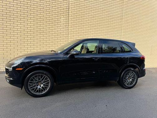 2017 Porsche Cayenne Platinum Edition