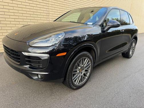 2017 Porsche Cayenne Platinum Edition