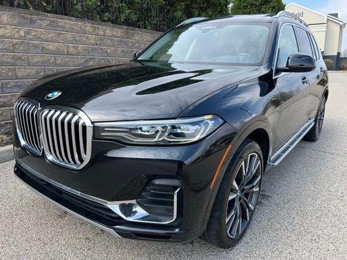 Black Sapphire Metallic 2019 BMW X7 xDrive50i