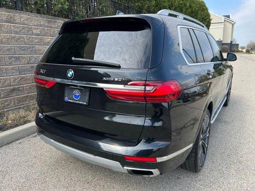 Black Sapphire Metallic 2019 BMW X7 xDrive50i