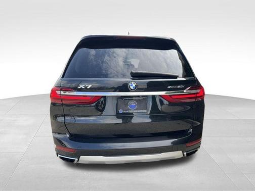 Black Sapphire Metallic 2019 BMW X7 xDrive50i