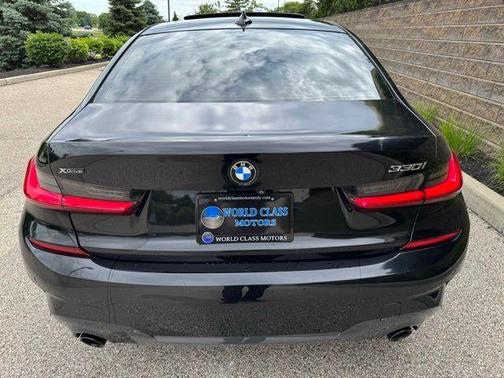 Black Sapphire Metallic 2019 BMW 330 i xDrive