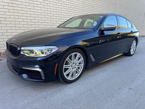 Carbon Black Metallic 2020 BMW M550 i xDrive