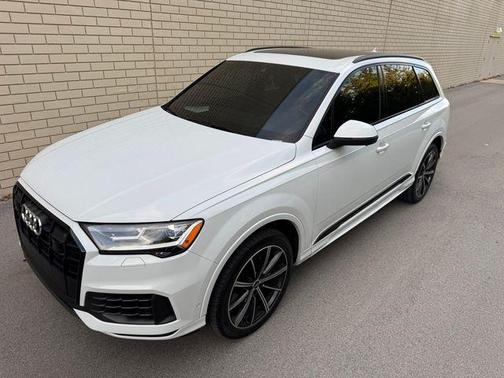 2022 Audi Q7 55 Premium Plus