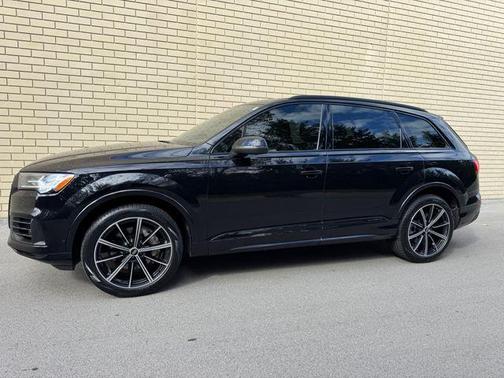 2021 Audi Q7 55 Premium Plus