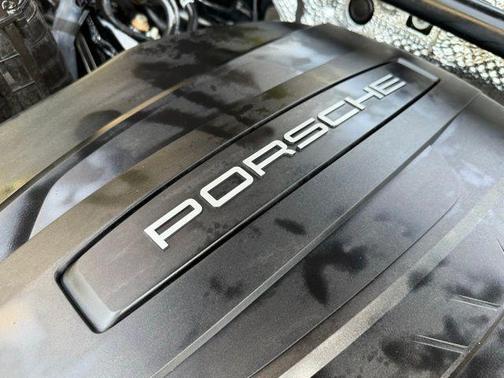 2021 Porsche Macan Base