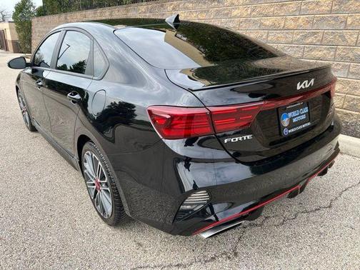 Aurora Black Pearl 2022 Kia Forte GT