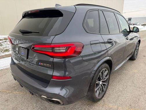 2022 BMW X5 M50i