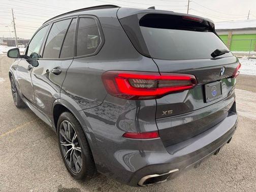 2022 BMW X5 M50i