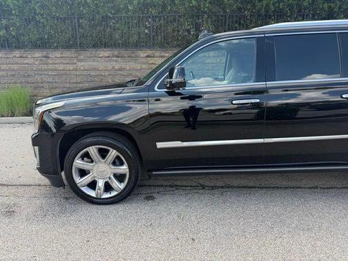 2018 Cadillac Escalade ESV Premium Luxury