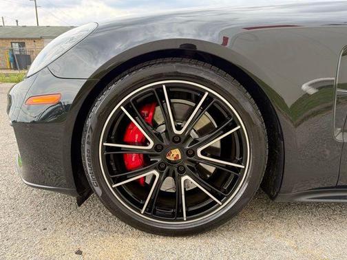 2019 Porsche Panamera GTS